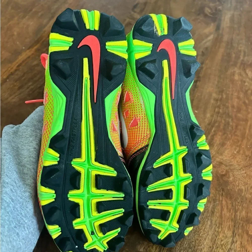 Unisex NIKE Hyper Diamond Youth Cleats size 3.5
